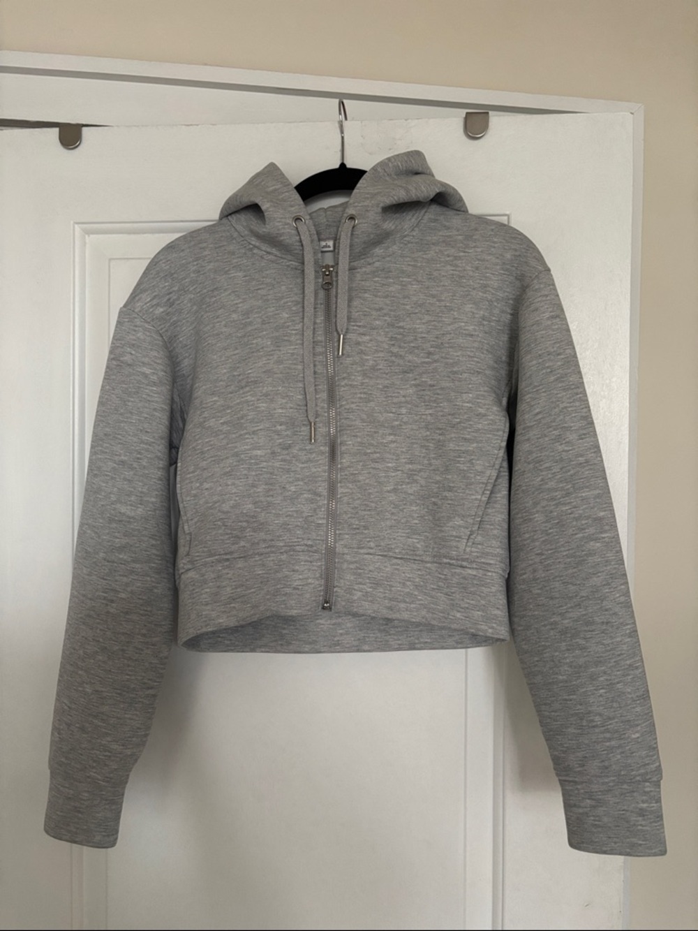 GU Cropped Full Zip Hoodie - Picture 3 of 8